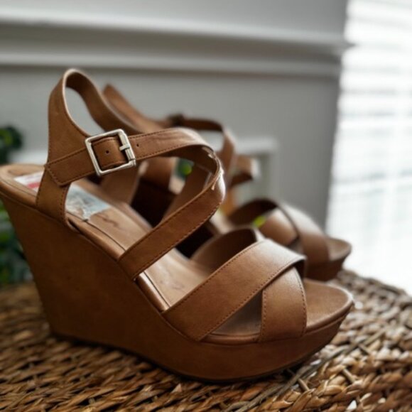 American Rag Rachey Platform Wedge - Picture 3 of 5